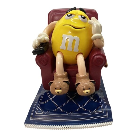 Vintage 1999 M&M's Collectible Yellow LA-Z-Boy Dispenser Recliner - Picture 1 of 6